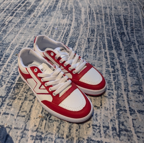 Vans Lowland with Comfycush insole - Picture 1 of 3